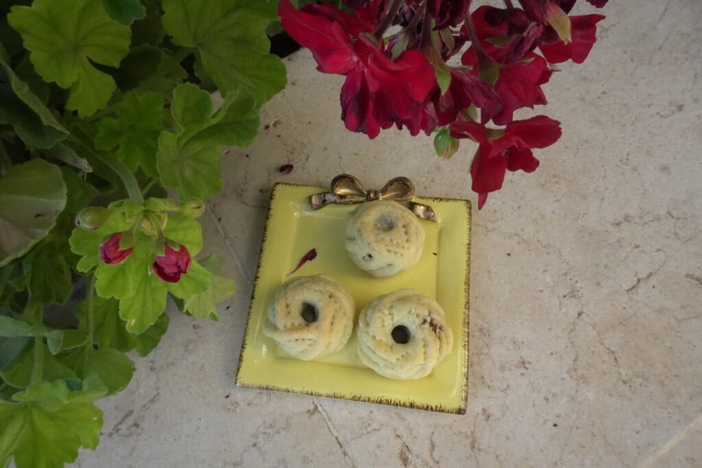 cookies with dates
